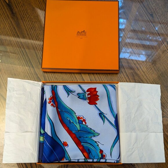 HERMES Ottomane Ceramique Blue Red 90 cm Silk Square Scarf w/ Box RARE - Picture 16 of 16